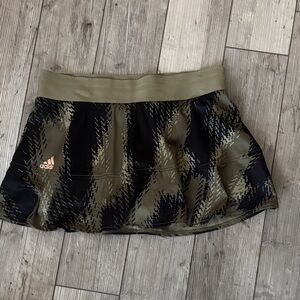 adidas Olive Green and Black Patterned Tennis Skirt